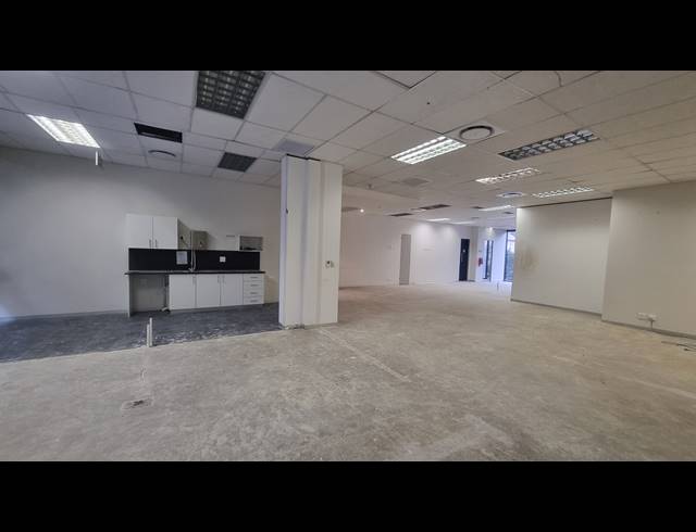 236M² OFFICE TO LET IN WOODSTOCK